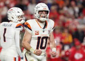 NFL Week 18 Storylines: Playoff Races & Black Monday