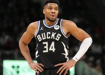 Warriors Plotting Giannis Blockbuster After Butler Disaster?!