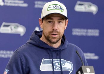 Kubiak to Raiders AFTER Super Bowl? Seahawks Drama Explodes!