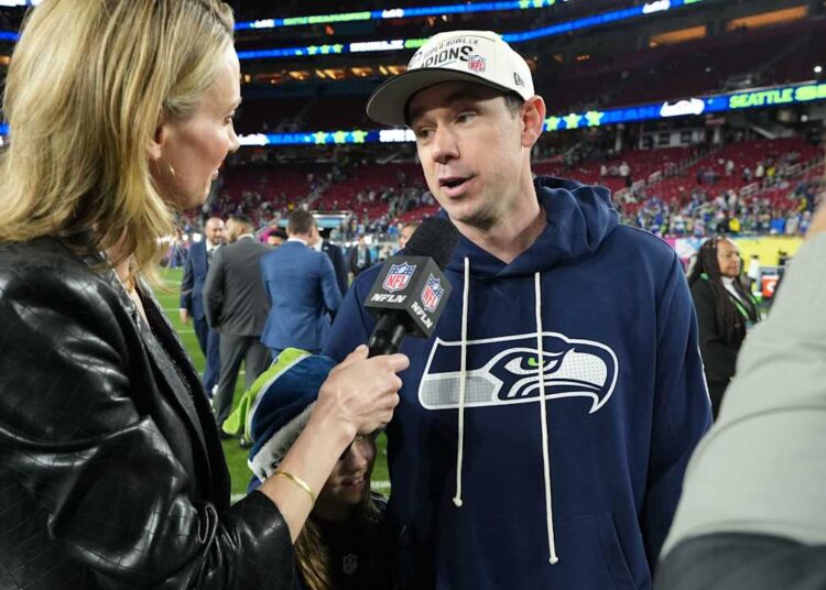 Kubiak DITCHES Super Bowl Champs for Raiders HC Bombshell!