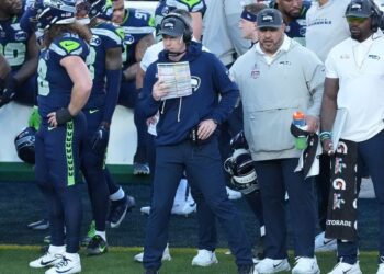 Super Bowl Hero Kubiak Bolts to Raiders in Shocking Move!