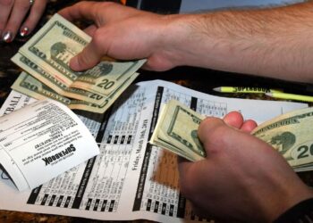 Vegas Super Bowl Bets CRASH to 10-Year Low – Is It Over?