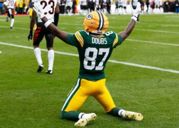 Packers SHOCKER: Doubs & Willis Walking Away?!