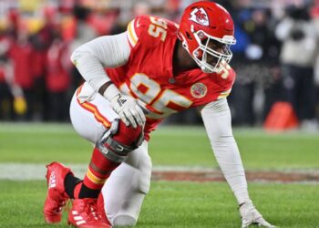 Chiefs Dynasty in CRISIS: Save Chris Jones or Lose Everything!