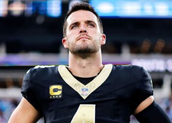 Derek Carr BOMBSHELL: Ready to Unretire for Super Bowl Glory!