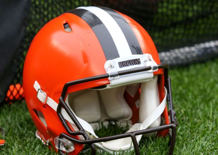 Schwartz Snubbed & Gone: Browns Gamble on Rookie DC!
