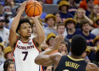 Auburn Star's Shocking Return: Hall Back After Program Drama!